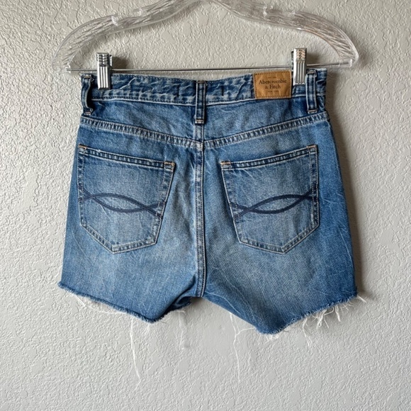Abercrombie and Fitch High Rise Girlfriend Cut-Off Jean Shorts sz 25 - Picture 2 of 11